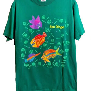 VINTAGE 90’s T-shirt. San Diego print on front with fun, vibrant colorful fish.